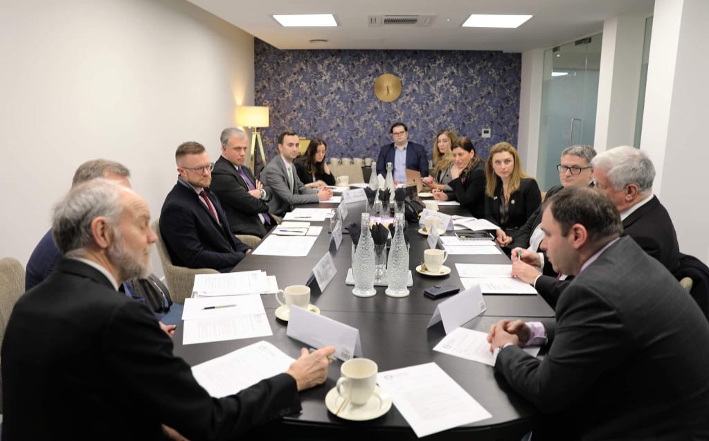 Парламентская делегация Грузии приняла участие в круглом столе Геостратегического совета в Лондоне