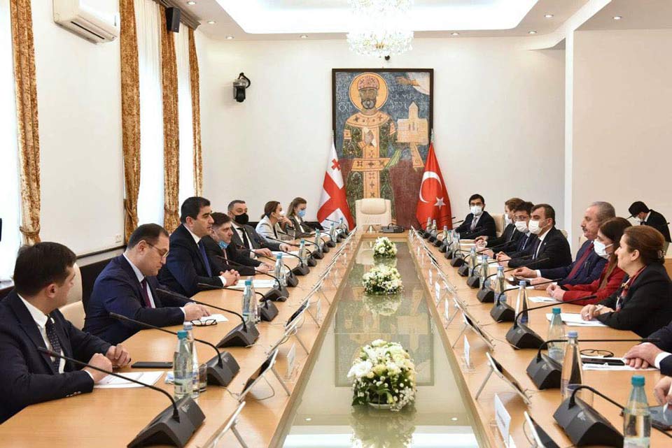 Председатель парламента Грузии и депутаты встретились с председателем Великого Национального Собрания Турецкой Республики и делегацией в расширенном составе