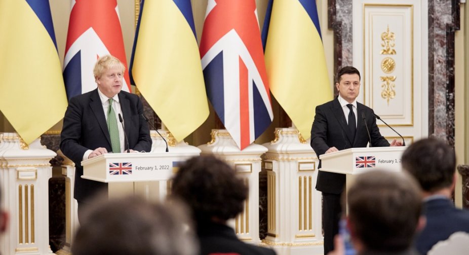 Владимир Зеленский заявил Борису Джонсону, что ближайшие 24 часа будут решающими для Украины