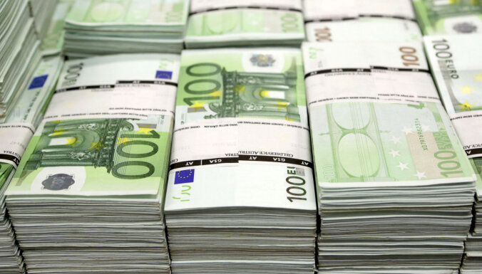Европейский союз запретил продажу, поставку и экспорт банкнот евро в Россию