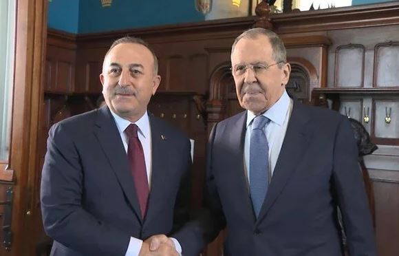 Министр иностранных дел Турции встречается со своим российским коллегой в Москве