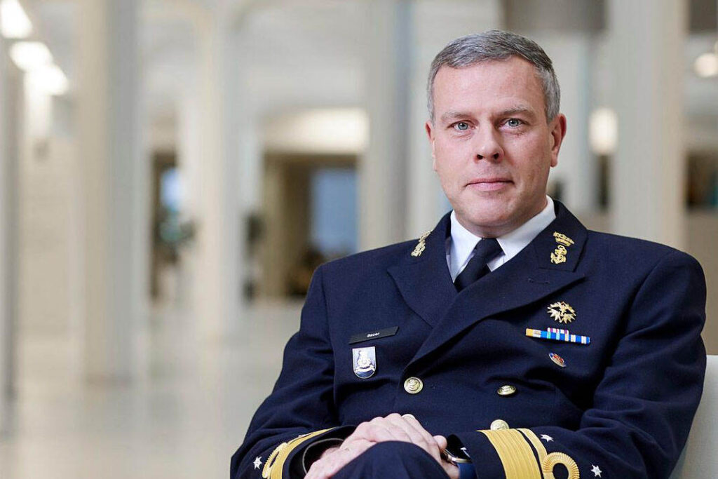 Admiral Rob Bauer - NATO Gürcüstanda dost kimi qarşılanmaqdan qürur duyur