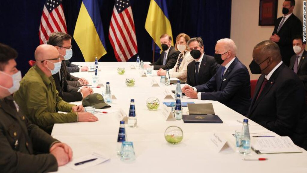 Ջո Բայդենը Լեհաստանում հանդիպել է Ուկրաինայի արտաքին գործերի և պաշտպանության նախարարների հետ