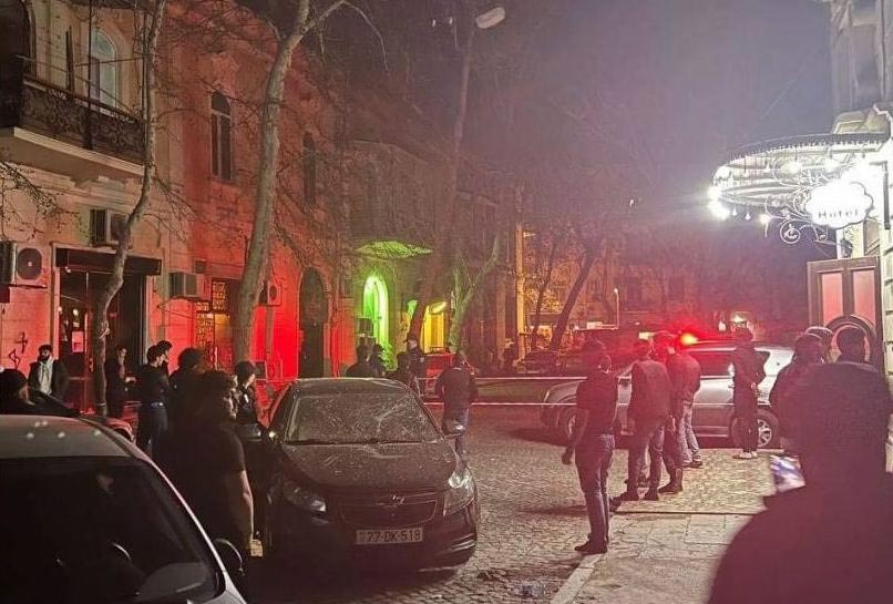 В результате взрыва в ночном клубе в Баку погиб один и пострадали еще 31 человек