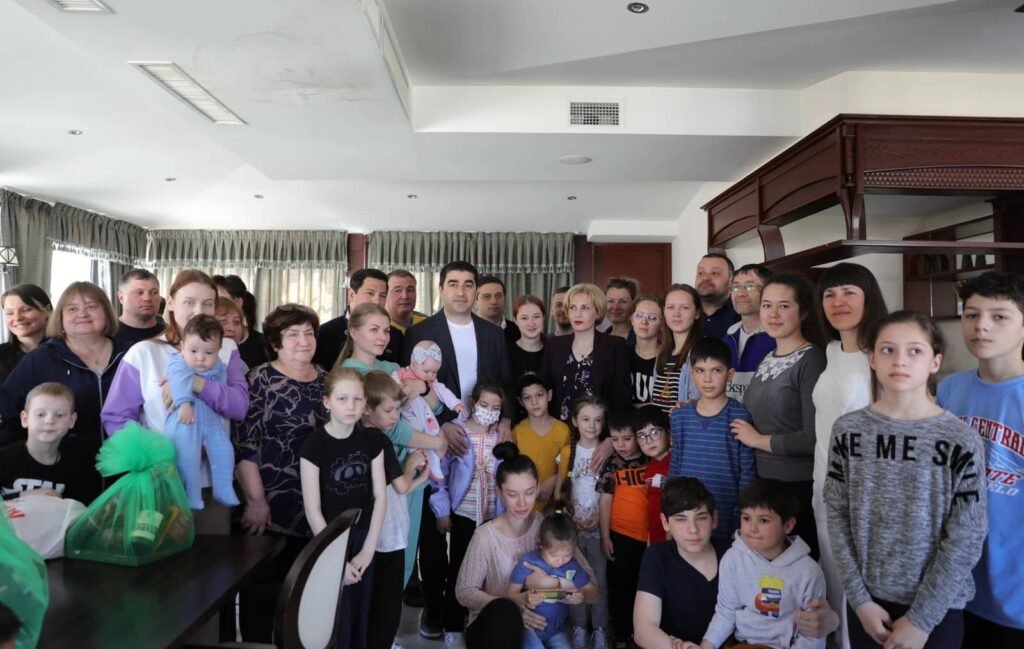 Шалва Папуашвили и депутаты парламента поздравили граждан Украины, находящихся в Грузии, с наступающим праздником Пасхи