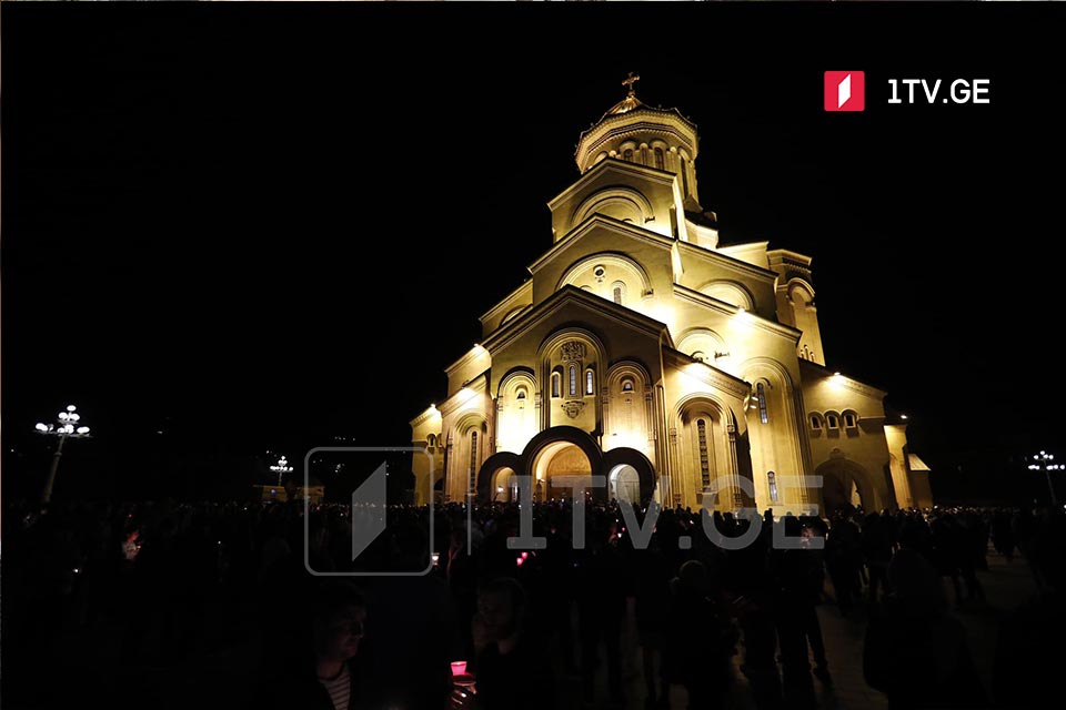 In Pictures: Easter Vigil at Tbilisi’s Sameba Cathedral