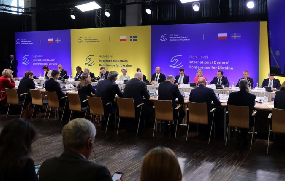 Варшава имҩаҧгаз адонорцәа рконференциаҿы Украина ацхрааразы  $6,5 миллиард еизыргеит