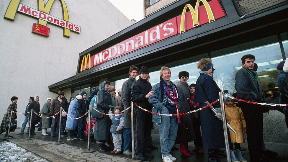 «Макдоналдс» окончательно уходит из России