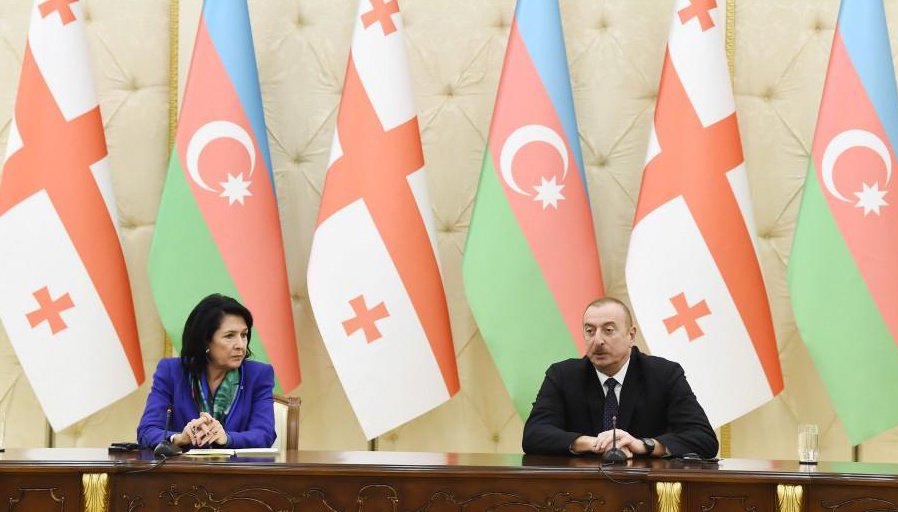 Ильхам Алиев поздравляет Саломе Зурабишвили с Днем независимости