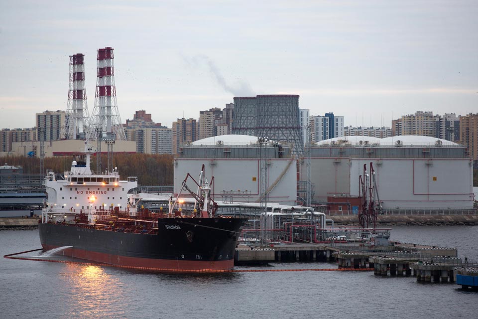 По сообщениям СМИ, ЕС может отложить введение эмбарго на импорт российской трубопроводной нефти