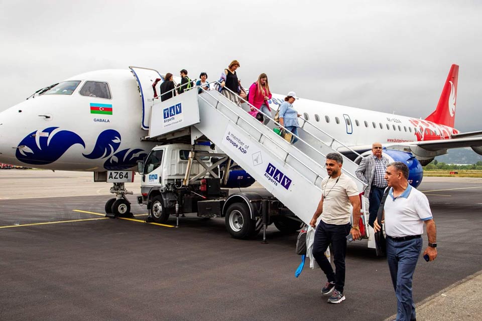 Сегодня был выполнен первый рейс из Баку в Батуми после снятия ковид-регуляций