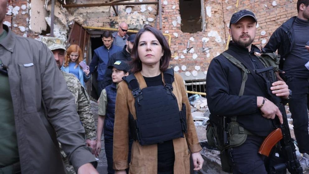 Analena Berbok - Putini sözlə dayandıra bilməzsən, silah lazımdır