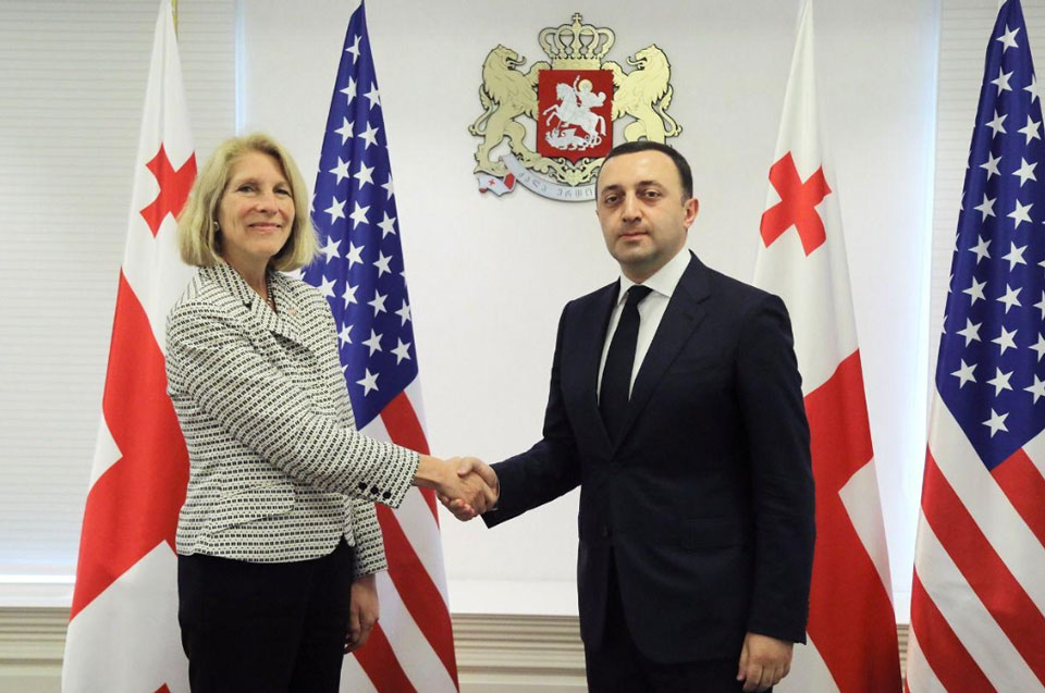 Ираклий Гарибашвили встретился с помощником госсекретаря США по делам Европы и Евразии Карен Донфрид