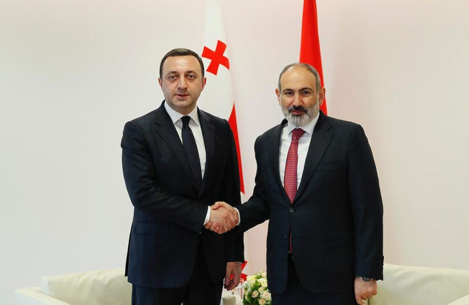 Georgian, Armenian PMs meet in Yerevan