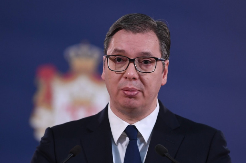 Alexander Vuçiç Ukraynaya namizəd statusunun verilməsini Avropa İttifaqının siyasi qərarı kimi qiymətləndirir