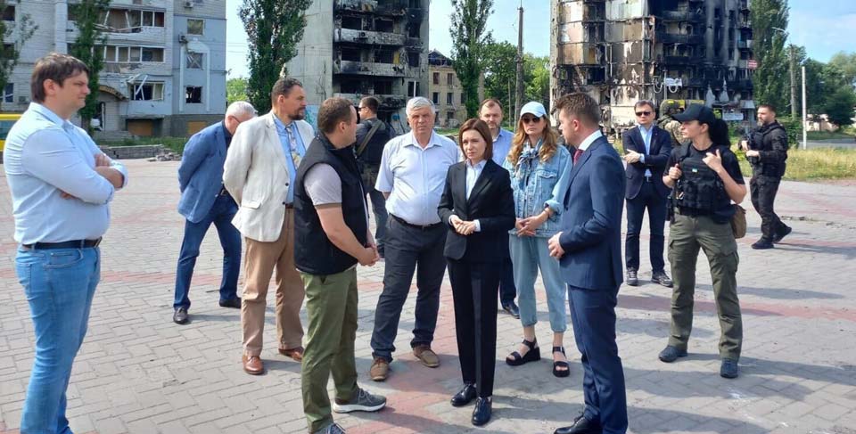 Maia Sandu - Borodianka və İrpendə Rusiya ordusu tərəfindən yandırılan evləri, xəstəxanaları, dükanları, uşaq bağçalarını öz gözlərimlə gördüm, Buçada kütləvi məzarlıqları gördüm, bu faciədir