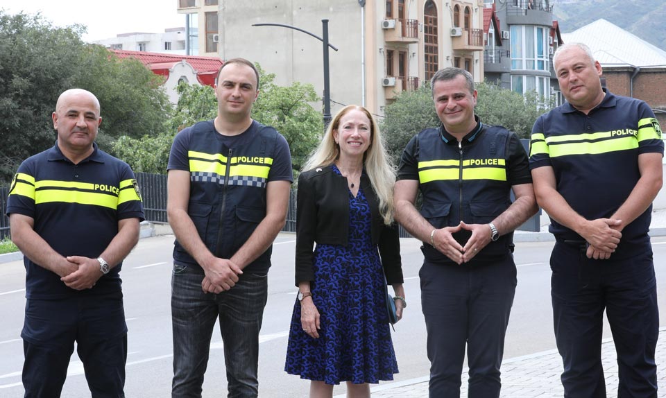 Келли Дегнан поблагодарила полицию за обеспечение безопасности конференции "Тбилиси Прайд"