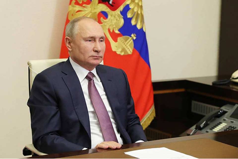 Vladimer Putin Ukraynanın bütün ərazisində yaşayan insanların Rusiya vətəndaşlığını almasını sadələşdirib