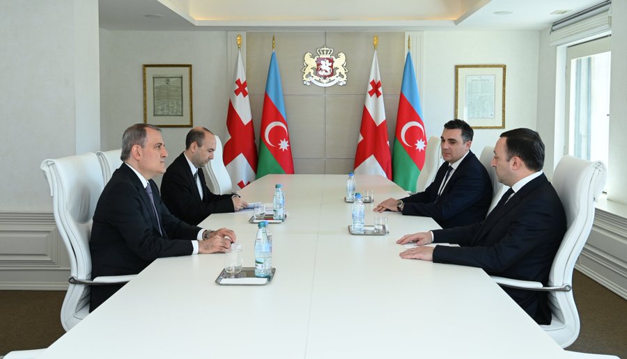 Джейхун Байрамов - На встрече с Ираклием Гарибашвили была подчеркнута важность дальнейшего укрепления дружественного и всестороннего сотрудничества между Азербайджаном и Грузией