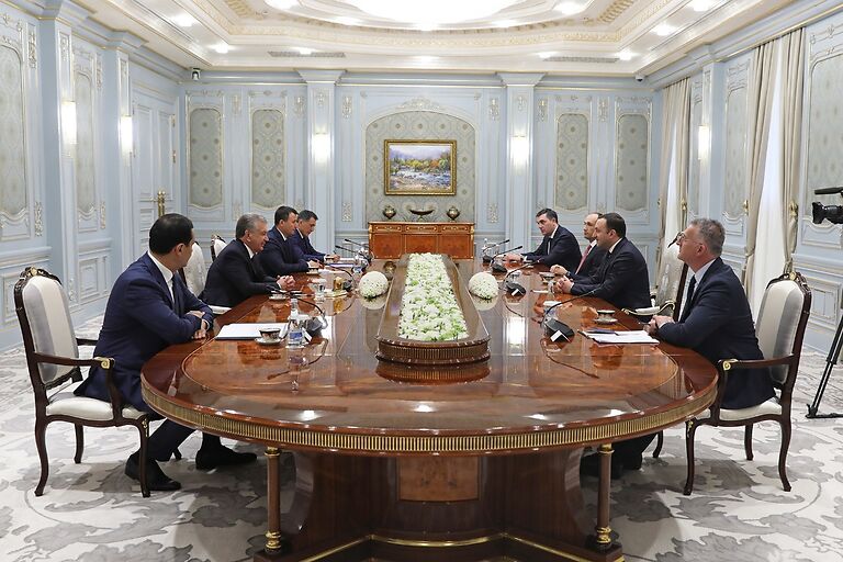 Georgian PM meets President of Uzbekistan