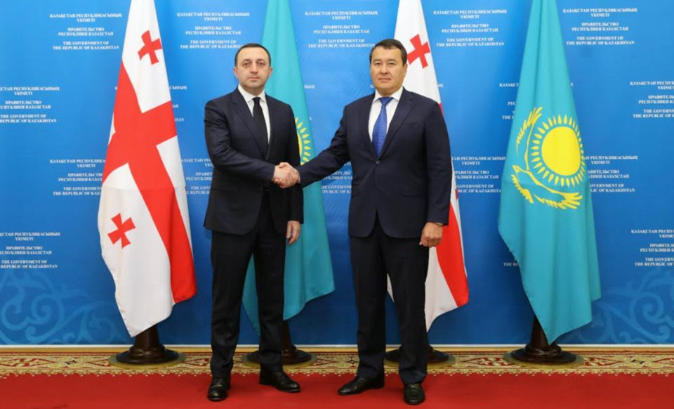 Иракли Ӷарибашвили Казахстан аԥыза-министр диԥылеит