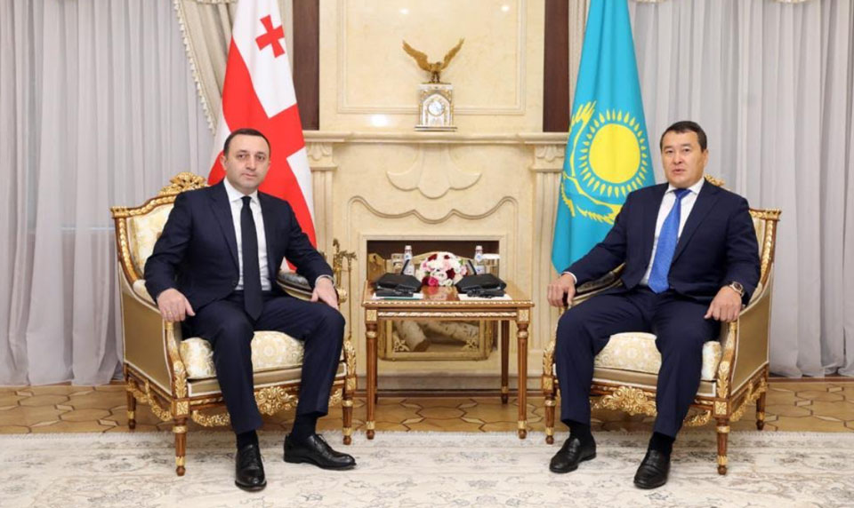 Georgian, Kazakh PMs meet