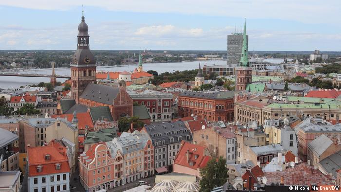 Латвия приостановила действие соглашения с Россией об упрощенном передвижении граждан