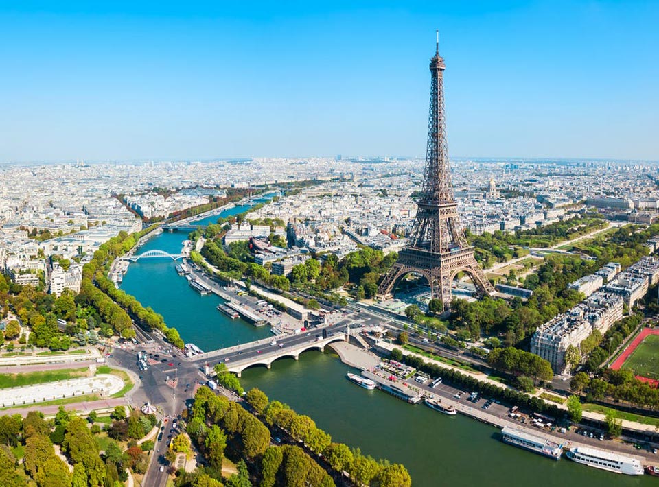 Франция сняла все Ковид-ограничения для международных путешественников