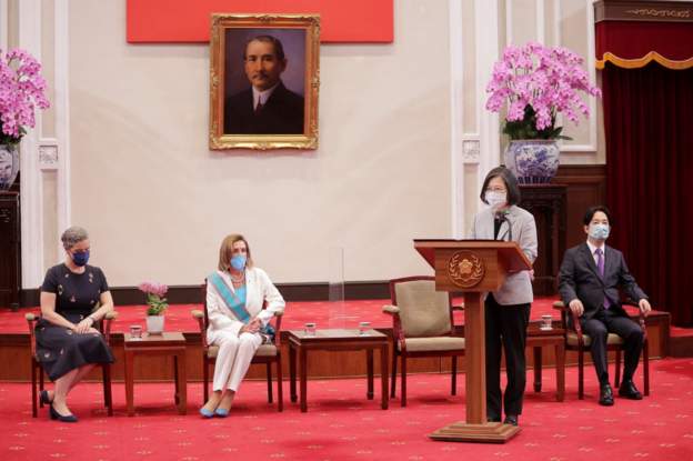 Nensi Pelosi Tayvan prezidenti ilə görüşdü