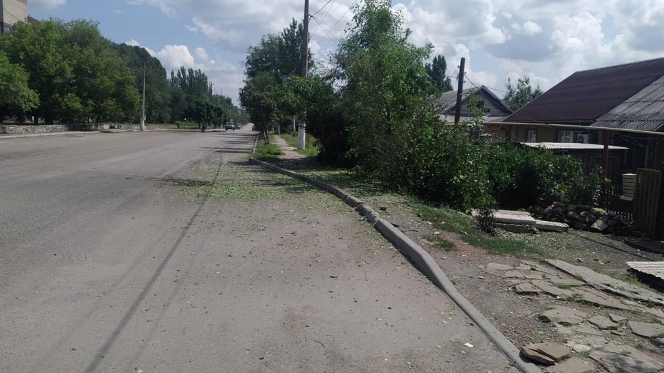 По сообщению украинских СМИ, в результате обстрела российской армии Торецка Донецкой области погибли восемь человек