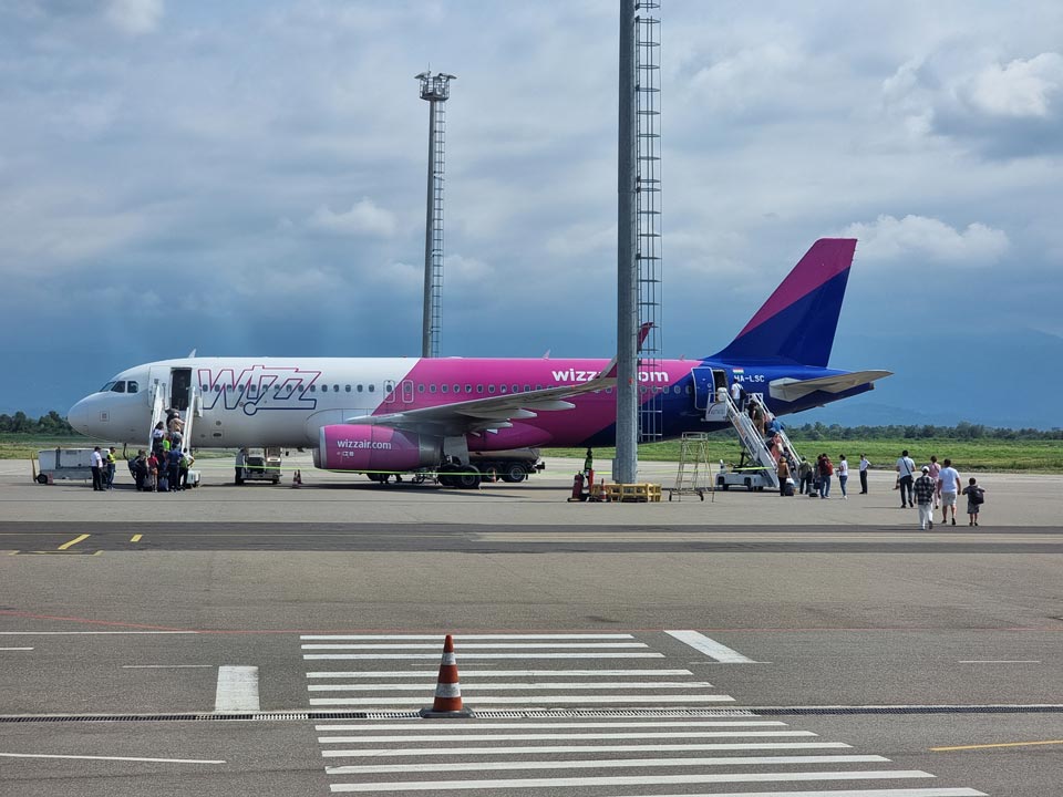 Wizz Air resumes direct flights to Paris