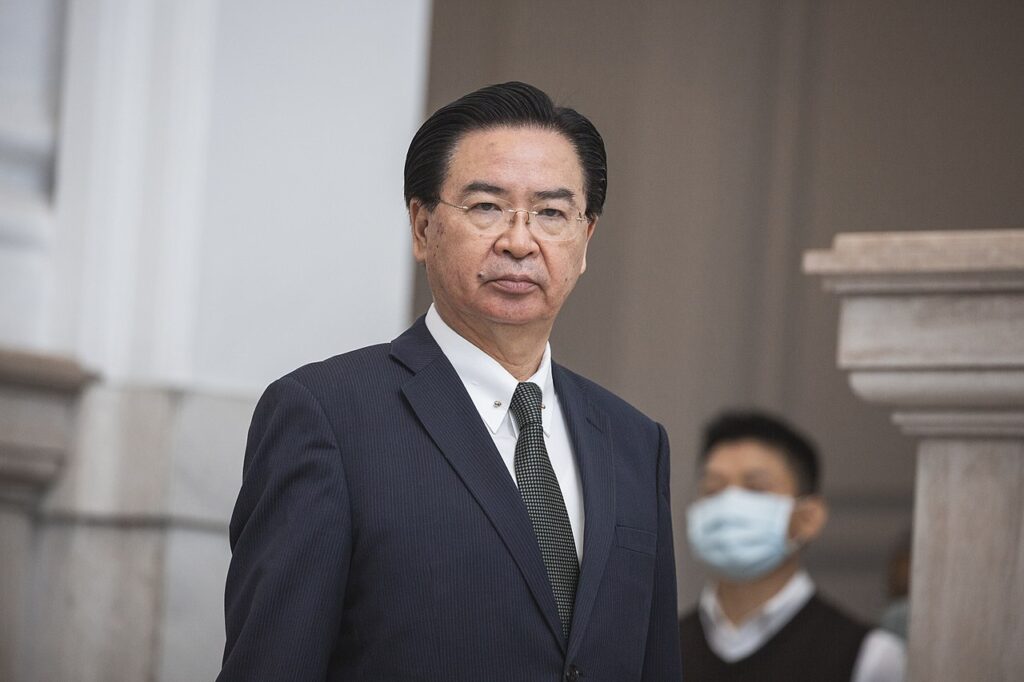 Министр иностранных дел Тайваня - Китай готовится к вторжению на остров