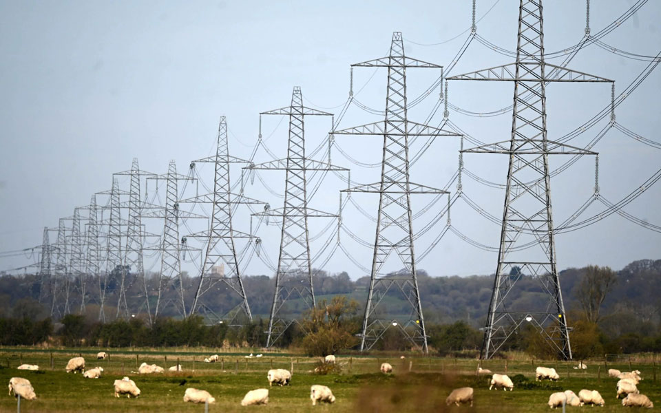 Enerji bazarında vəziyyət mürəkkəbləşərsə, Britaniyada qışda elektrik enerjisinin vaxtaşırı kəsilməsi mümkündür