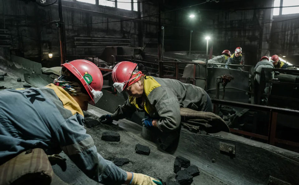 "Washington Post" - Ukraynanın 12,4 trilyon dollar dəyərində enerji yataqları, metallar və mineralları Rusiyanın nəzarəti altındadır