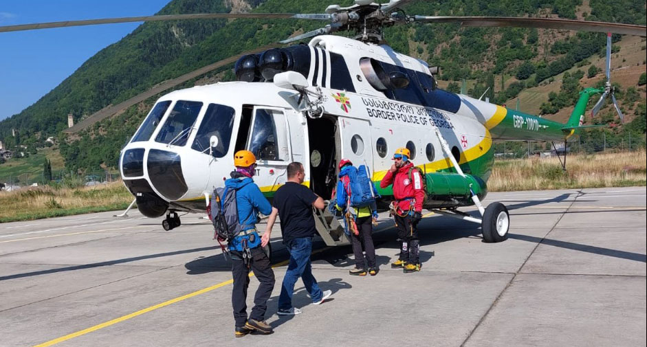 Скончался один из шести иностранных туристов, поднимавшихся на гору Тетнульди