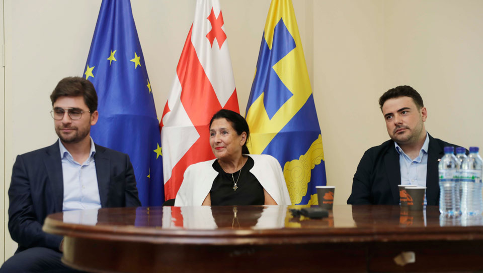 President meets Niko Nikoladze scholarship holders in Poti
