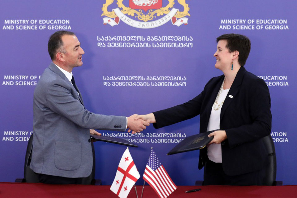 Между Минобразования и USAID подписан меморандум о сотрудничестве