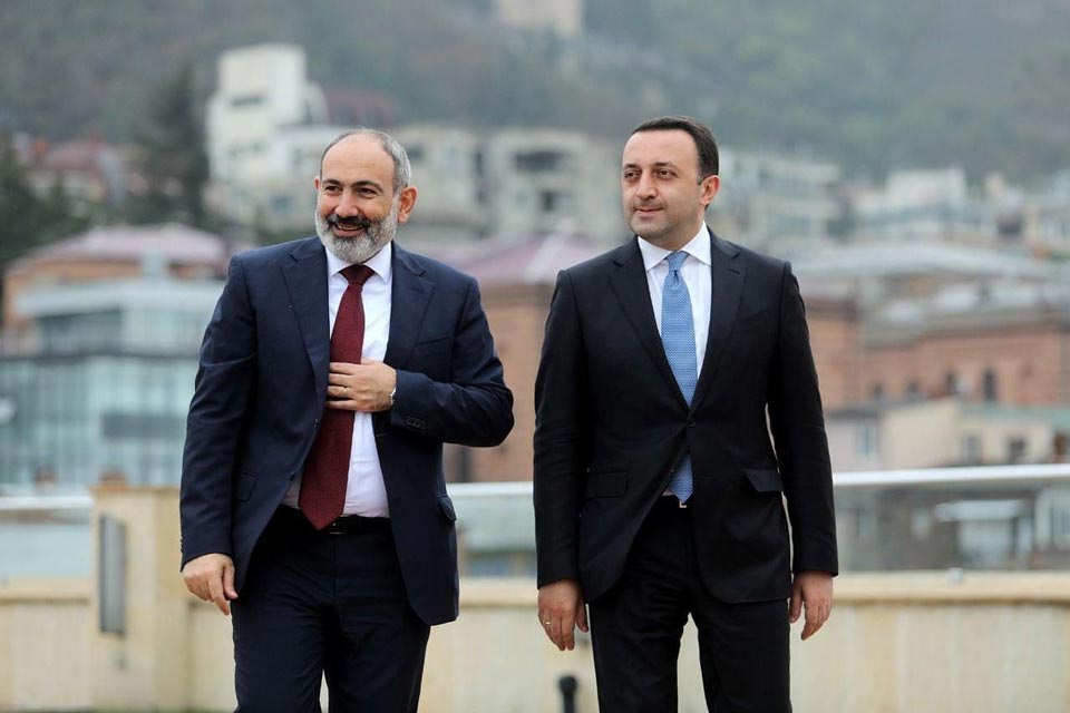 Ираклий Гарибашвили и Никол Пашинян примут участие в открытии нового автомобильного моста около грузино-армянской границы