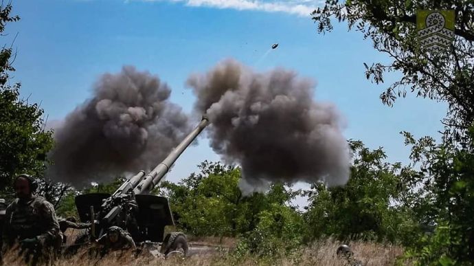 Украинской армии удалось уничтожить пять складов боеприпасов противника на южном направлении