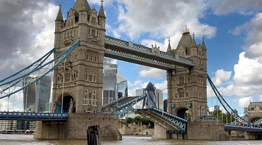 "Qardian" - İkinci Yelizavetanın ölümündən sonra "London körpüsü" kod adlı plan qüvvəyə minir