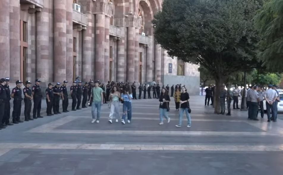 В центре Еревана проходит акция с требованием отставки Никола Пашиняна