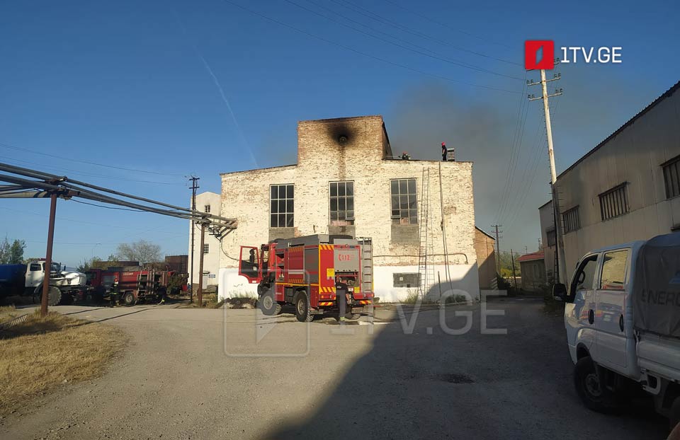 «Ագարայի շաքար» գործարանի տարածքում այրվում է հումքի վերամշակման պահեստը