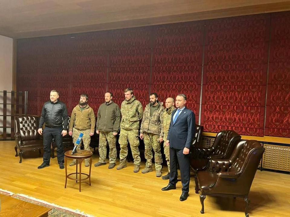 Из российского плена освобождены командир полка «Азов» и его заместитель