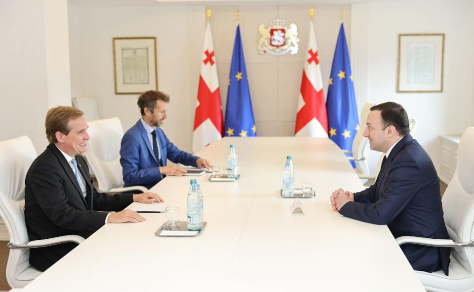 Georgian PM hosts French Ambassador for farewell meeting