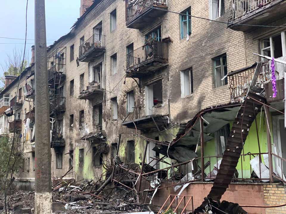 Media tərəfindən verilən məlumatda Rusiya işğalçı qüvvələrinin Slavyansk, Lvov və Xarkova raket zərbələri endirdiyi deyilir