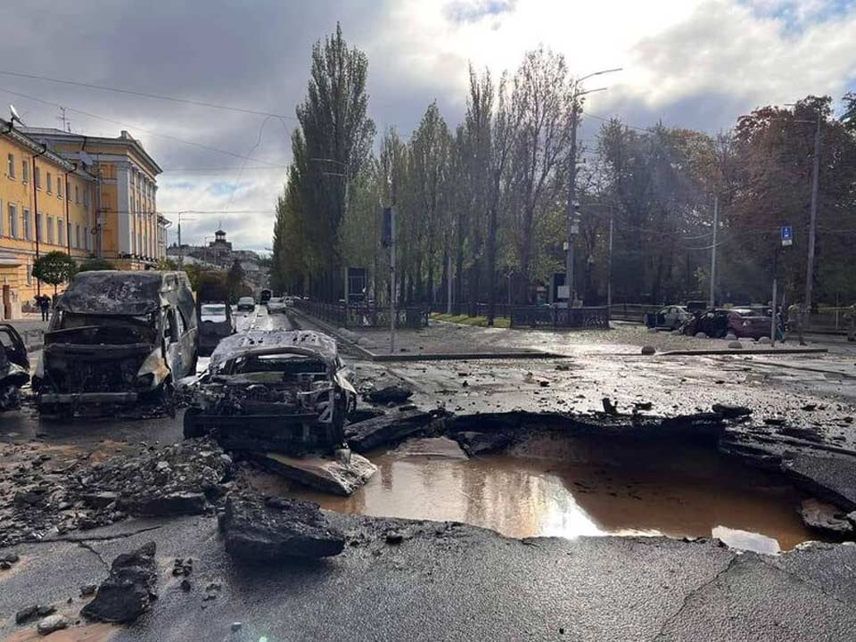 Командующий ВСУ заявил, что российские силы выпустили 75 ракет в направлении Украины, 41 из них были нейтрализованы системой ПВО