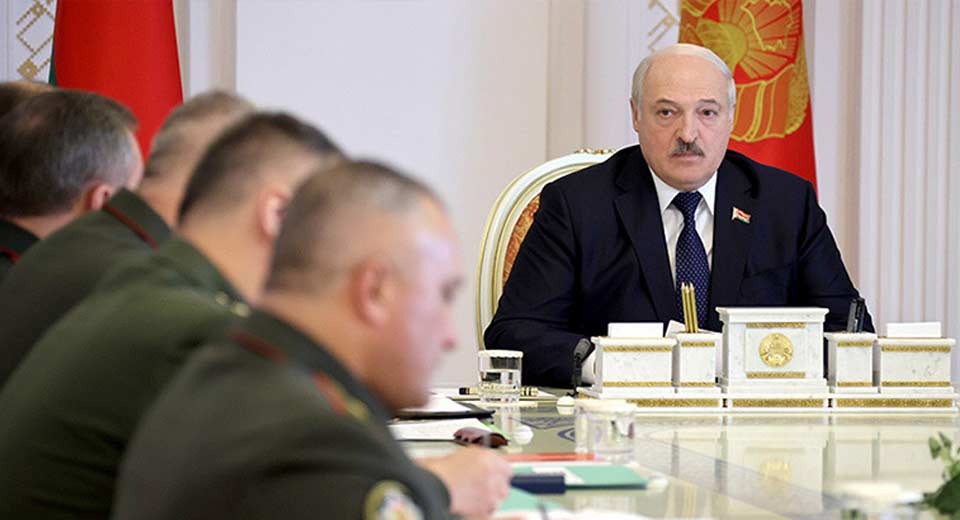 Президенты России и Белоруссии договорились о развертывании совместной региональной группировки войск