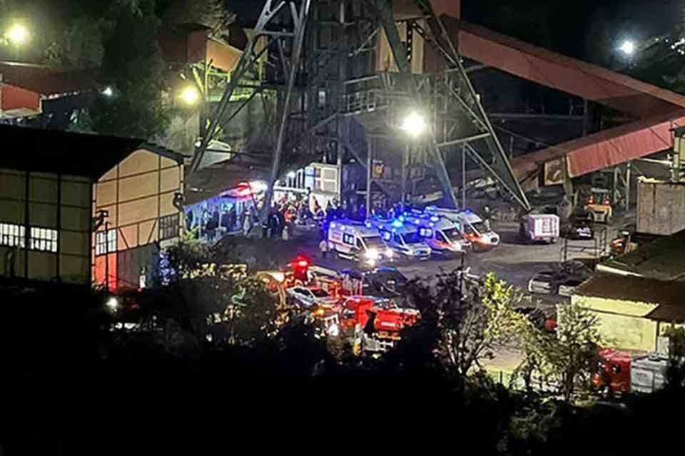 Количество погибших горняков при взрыве на шахте в Турции возросло до 28 человек
