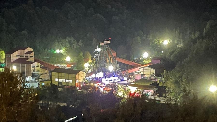 Turkish mine explosion kills 28 and leaves dozens trapped