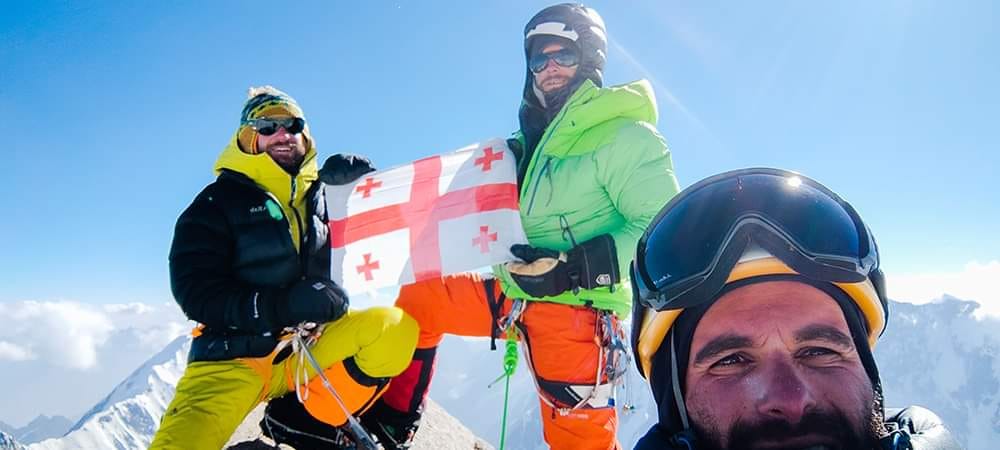 Большой успех грузинского альпинизма - Нашим альпинистам присужден приз "Золотой ледоруб"